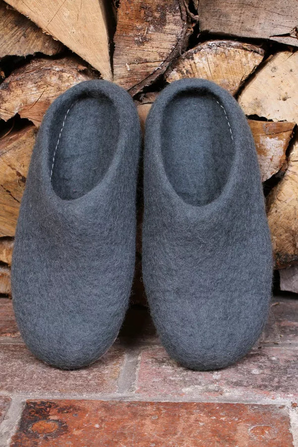 Pachamama Men's Spruce Classic Felt Slippers